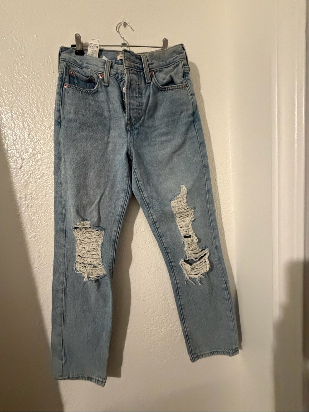 Levi’s Light Blue Distressed Women’s Jeans